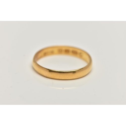 86 - A POLISHED 22CT GOLD BAND RING, approximate band width 3.3mm, hallmarked 22ct London, ring size O 1/... 