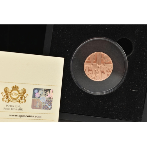 275 - A QUEEN ELIZABETH II GOLD PROOF FULL SOVEREIGN, Isle of Man 2020 VE Day in case of issue, with certi... 