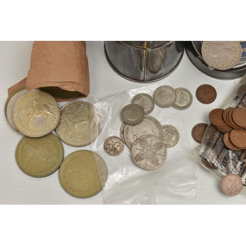 289 - A PLASTIC BASKET WITH A SMALL AMOUNT OF MAINLY 20th CENTURY COINS, to include 2x boxed solid bronze ... 