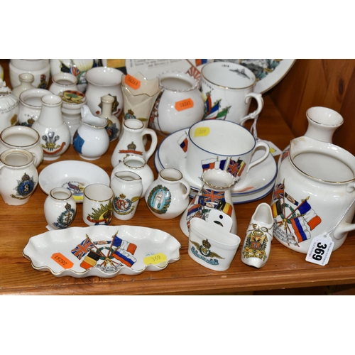 369 - A COLLECTION OF W.H.GOSS  CRESTED WARE, 1914-1918 first World War and military themed plates, mugs a... 