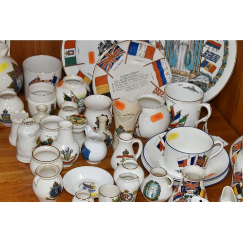 369 - A COLLECTION OF W.H.GOSS  CRESTED WARE, 1914-1918 first World War and military themed plates, mugs a... 