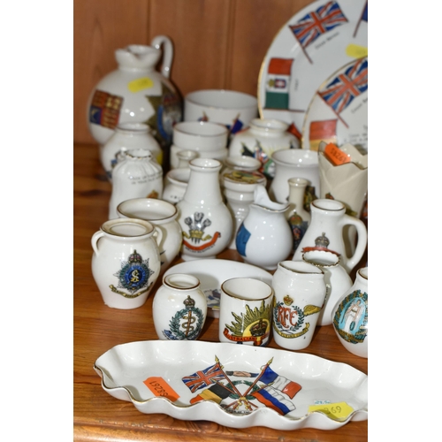 369 - A COLLECTION OF W.H.GOSS  CRESTED WARE, 1914-1918 first World War and military themed plates, mugs a... 