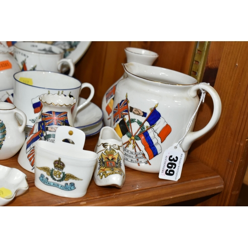 369 - A COLLECTION OF W.H.GOSS  CRESTED WARE, 1914-1918 first World War and military themed plates, mugs a... 