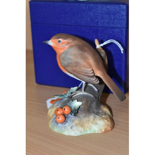 379 - TWO ROYAL CROWN DERBY BIRD FIGURES, comprising a boxed Robin, bearing red printed backstamp and date... 