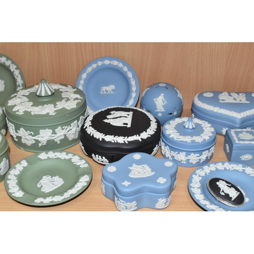 389 - A COLLECTION OF WEDGWOOD JASPERWARE, twenty nine pieces, mainly in pale blue and sage green, to incl... 