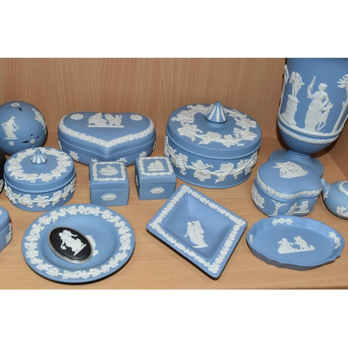 389 - A COLLECTION OF WEDGWOOD JASPERWARE, twenty nine pieces, mainly in pale blue and sage green, to incl... 