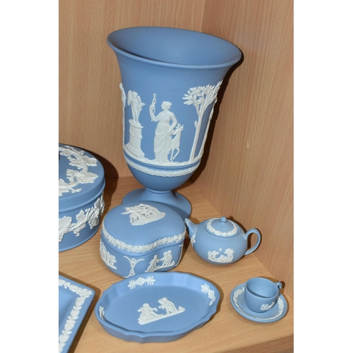 389 - A COLLECTION OF WEDGWOOD JASPERWARE, twenty nine pieces, mainly in pale blue and sage green, to incl... 