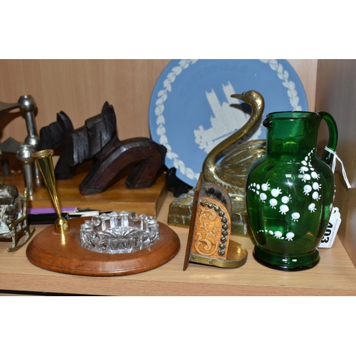 403 - A GROUP OF DESK ACCESSORIES AND SUNDRY ITEMS, to include a wooden letter rack with two carved Scotti... 