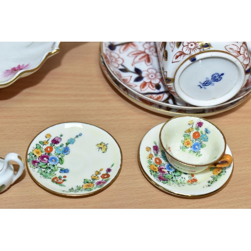 417 - A GROUP OF ROYAL CROWN DERBY TABLE AND TRINKET WARE, comprising two gilt 'Vine' pattern border tea p... 