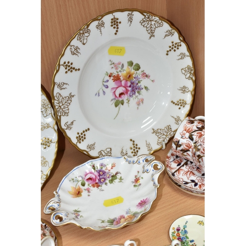 417 - A GROUP OF ROYAL CROWN DERBY TABLE AND TRINKET WARE, comprising two gilt 'Vine' pattern border tea p... 