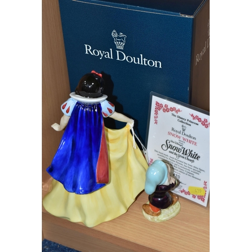 439 - A BOXED LIMITED EDITION SNOW WHITE FIGURE, HN3678 420/2000, with certificate of authenticity, togeth... 