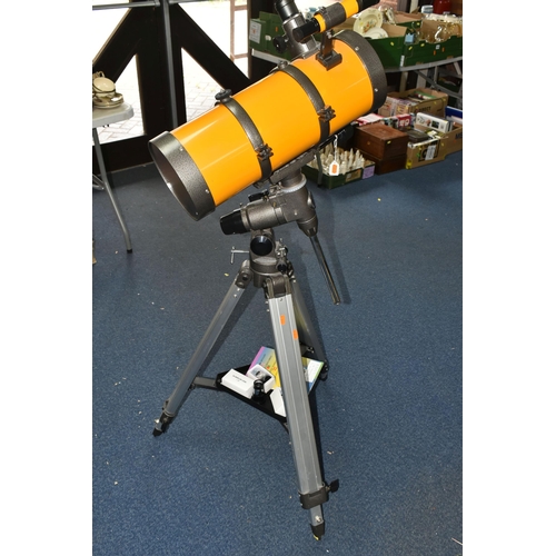 522 - A KONUS MODEL 1775 KONUSUPER150 TELESCOPE D=150mm FL=1000mm f 6.6 with Super Polar tripod, manual an... 