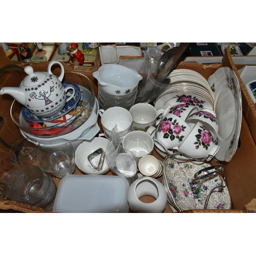 531 - A BOX AND LOOSE CERAMICS, GLASS AND SUNDRY ITEMS, to include a twenty nine piece Royal Albert Masque... 