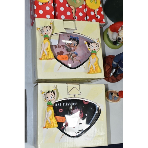 549 - A GROUP OF BETTY BOOP AND OTHER COLLECTABLES, comprising a boxed Wade Betty Boop Jubilee 2002 limite... 