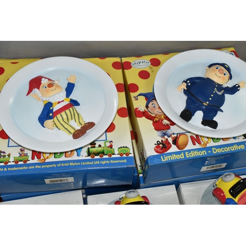 554 - A QUANTITY OF BOXED ENID BLYTON 'NODDY' COLLECTABLES, to include a Noddy Cookie jar (chip to rim), l... 