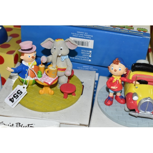 554 - A QUANTITY OF BOXED ENID BLYTON 'NODDY' COLLECTABLES, to include a Noddy Cookie jar (chip to rim), l... 