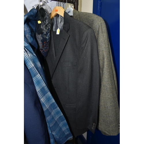 560 - EIGHT ITEMS OF MEN'S CLOTHING, comprising a Grendale pure new wool tweed jacket UK size 42 regular, ... 