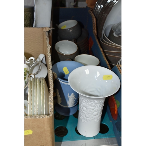 565 - SIX BOXES OF CERAMICS AND GLASSWARE, to include a Limoges porcelain dinner set, decorated with a pin... 