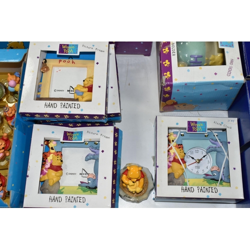 579 - WINNIE THE POOH ORNAMENTS ETC, TO INCLUDE TWENTY-TWO ARDEN SCULPTURES 'WINNIE THE POOH' ORNAMENTS, t... 