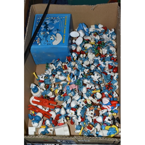 599 - A COLLECTION OF ASSORTED SMALL PLASTIC FIGURES AND COLLECTIBLES, mainly 1970's/1980's, mostly film &... 