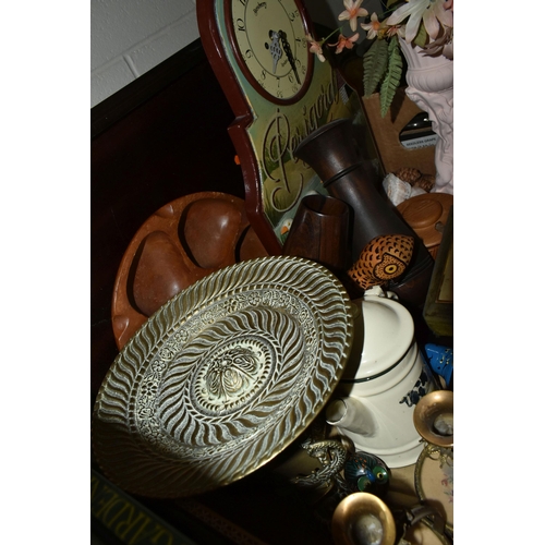 605 - TWO BOXES AND LOOSE CLOCKS, METAL WARES, BOOKS AND SUNDRY ITEMS, to include a modern Warmink mantel ... 