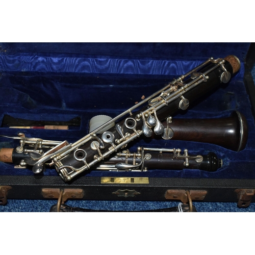 608 - TWO CASED WOODWIND INSTRUMENTS: AN OBOE BY F. LORÉE OF PARIS, AND A CLARINET, the oboe stamped 'F. L... 