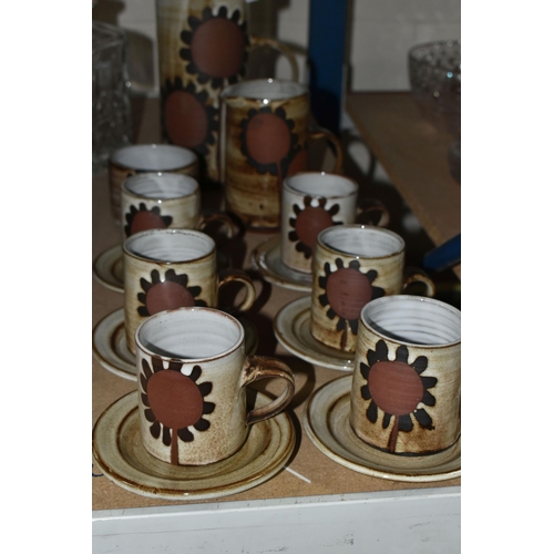 609 - A FIFTEEN PIECE STUDIO POTTERY COFFEE SERVICE BY BRIGLIN POTTERY, with flower design, comprising a c... 