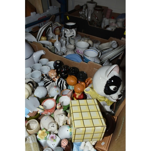 621 - SEVEN BOXES OF ASSORTED CERAMICS ETC to include Hornsea, Prinknash, Tremar, Dave Wallbridge, Royal W... 