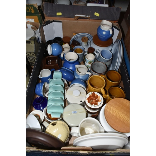 621 - SEVEN BOXES OF ASSORTED CERAMICS ETC to include Hornsea, Prinknash, Tremar, Dave Wallbridge, Royal W... 