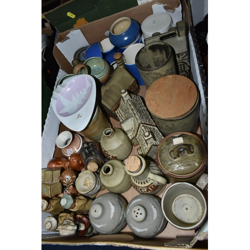 621 - SEVEN BOXES OF ASSORTED CERAMICS ETC to include Hornsea, Prinknash, Tremar, Dave Wallbridge, Royal W... 