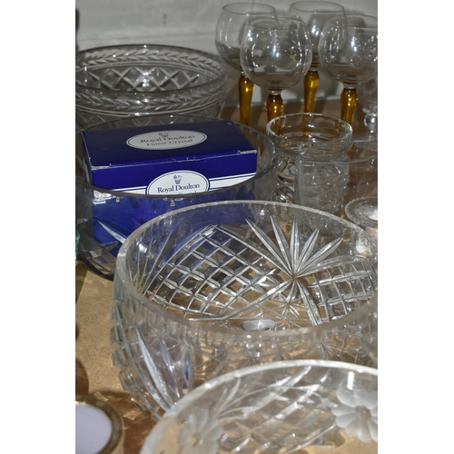 627 - A SMALL QUANTITY OF CUT GLASS AND DECORATIVE GLASSWARES ETC, to include four Stuart small wine glass... 