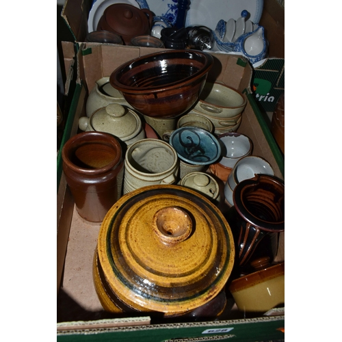 628 - FOUR BOXES AND LOOSE CERAMICS AND KITCHEN WARES ETC, to include a 27cm salt glazed jug - firing crac... 