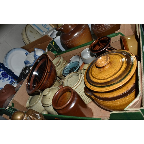 628 - FOUR BOXES AND LOOSE CERAMICS AND KITCHEN WARES ETC, to include a 27cm salt glazed jug - firing crac... 