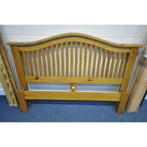 1316 - A MODERN PINE 5 FT BED STEAD, with side rails, slats, and central support (condition - good conditio... 