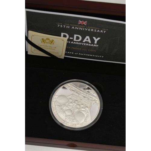 216 - A QUANTITY OF BOXED SILVER AND SILVER PROOF AND OTHER COINAGE, to include a D-Day silver proof Five ... 