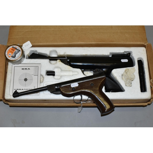 637 - A .22'' SMK 2K CHINESE SPRING OPERATED AIR PISTOL IN WORKING ORDER, it bears no serial number and th... 