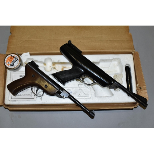 637 - A .22'' SMK 2K CHINESE SPRING OPERATED AIR PISTOL IN WORKING ORDER, it bears no serial number and th... 