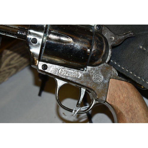 639 - A WESTERN GUN BELT AND HOLSTER, together with a 9mm blank firing ME Ranger 'Made in Italy' revolver ... 