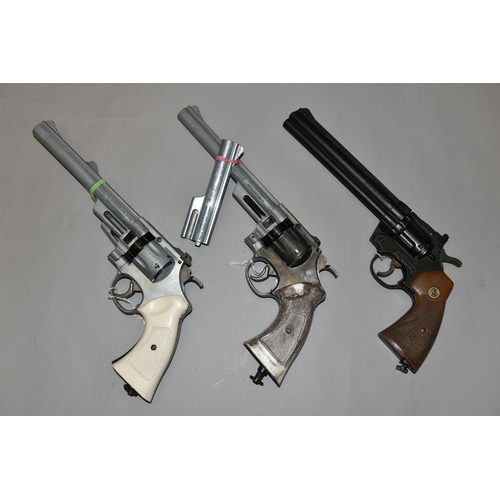 641 - A .177'' DAISY CO2 POWER MODEL 55 REVOLVER, serial number 029899441 plus a spare barrel, a .177'' Cr... 