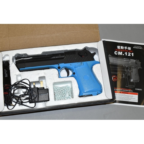 648 - A BB CO2 DAISY POWERLINE 454 REPEATER, plus 6 magazines, a 6mm BB GM 123 electric soft air pistol ba... 