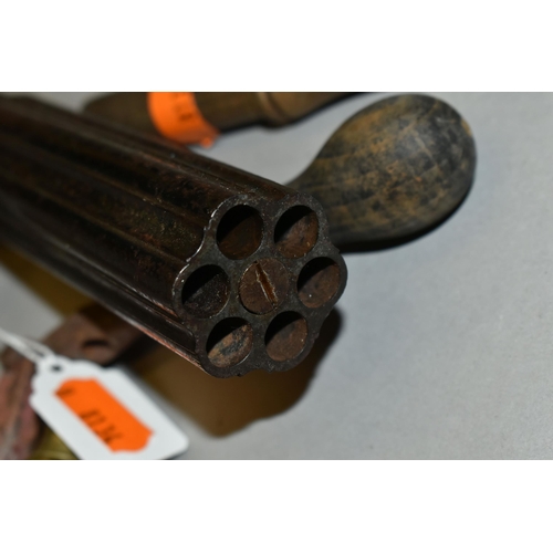 665 - AN ANTIQUE .36'' CALIBRE COOPERS PATENT UNDERHAMMER PERCUSSION PEPPERBOX PISTOL, fitted with 5   bar... 