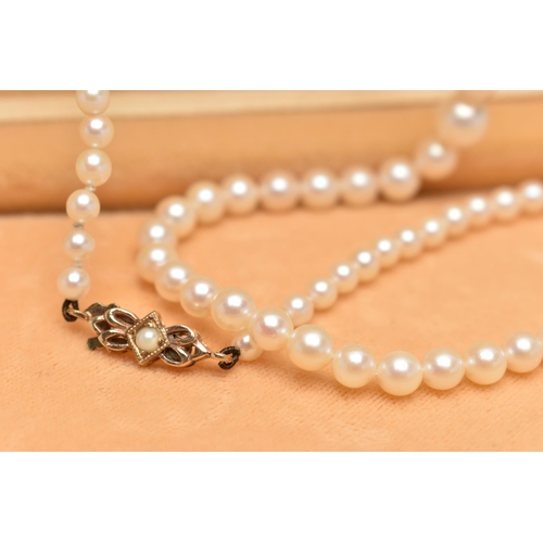 63 - A SINGLE STRAND OF GRADUATED CULTURED PEARLS, approximate pearl measurements 3.5mm to 7mm, approxima... 