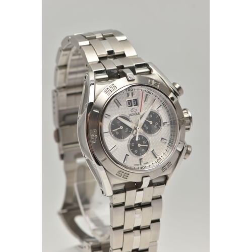 95 - A GENTS BOXED 'JAGUAR' WRISTWATCH, limited edition, model number J654, silver dial signed 'Jaguar', ... 