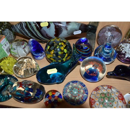 355 - A LARGE QUANTITY OF GLASS PAPERWEIGHTS AND STUDIO GLASS FIGURES, comprising a clear, white and gold ... 