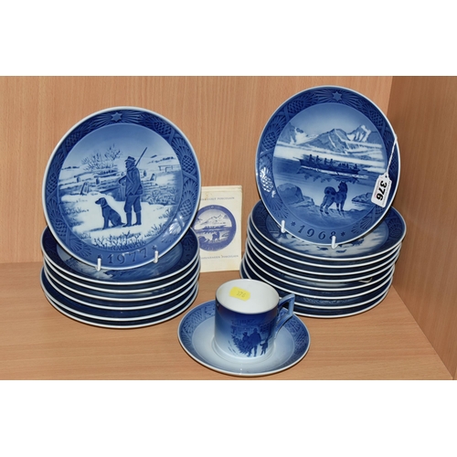 376 - ROYAL COPENHAGEN CHRISTMAS COLLECTOR'S PLATES, comprising sixteen plates 'The Last Umiak' 1968 - 'Me... 