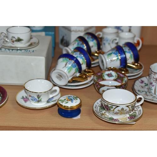 387 - A COLLECTION OF MINIATURE CUPS AND SAUCERS, ETC, to include boxed teacups in Royal Albert Old Countr... 