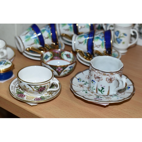 387 - A COLLECTION OF MINIATURE CUPS AND SAUCERS, ETC, to include boxed teacups in Royal Albert Old Countr... 