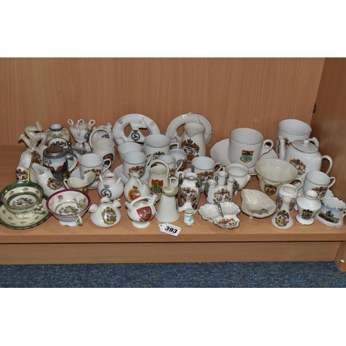 393 - A COLLECTION OF CRESTED WARES, approximately fifty pieces, many related to the Isle of Man, to inclu... 