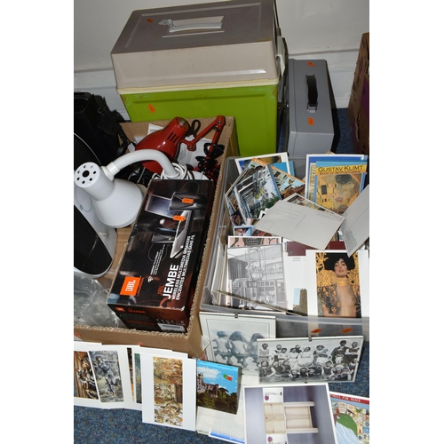 475 - TWO BOXES AND LOOSE POSTCARDS AND SUNDRY HOMEWARES, to include a quantity of late twentieth century/... 