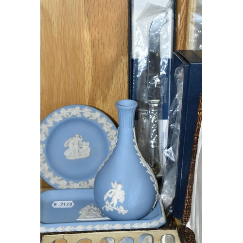 538 - EIGHT PIECES OF WEDGWOOD PALE BLUE JASPERWARE GIFTWARE, SILVER AND PLATE, ETC, comprising a pair of ... 